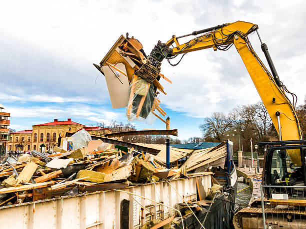 Best Local Junk Hauling  in La Crescent, MN